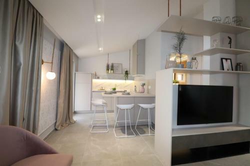 Brand New Luxury Seaside Apartment
