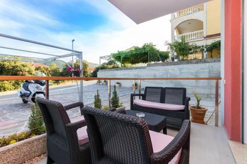 Hostal Apartments And Rooms With Parking Space Grebastica, Sibenik - 17831