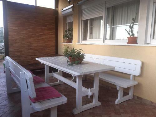 Ella Apartments