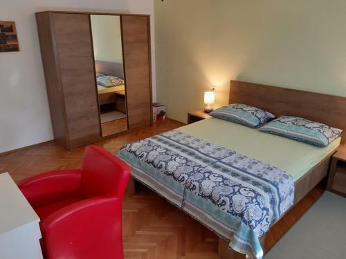 Apartment City Base, Fantastic Location On Main Square!