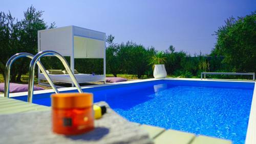Villa Bumblebee Luxury Residence