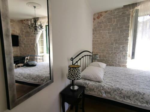 Hostal L&l Rooms Royal