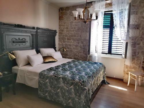 Hostal L&l Rooms Royal