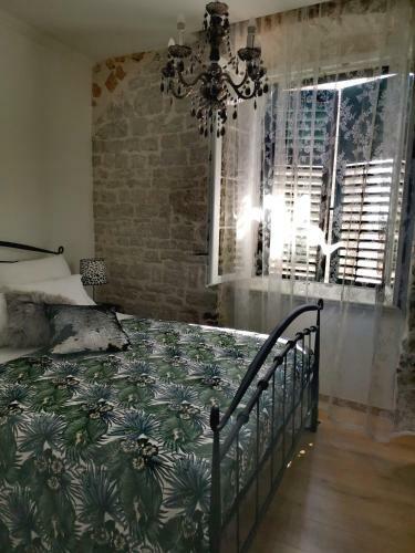 Hostal L&l Rooms Royal