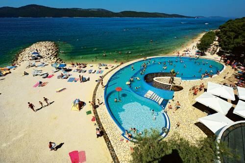 Happy Camp Mobile Homes In Solaris Camping Beach