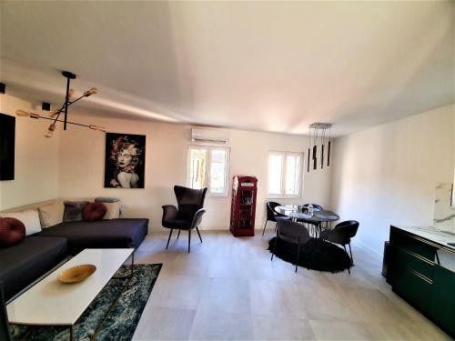 Infresh Holiday House