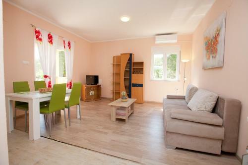 Apartmani Lea