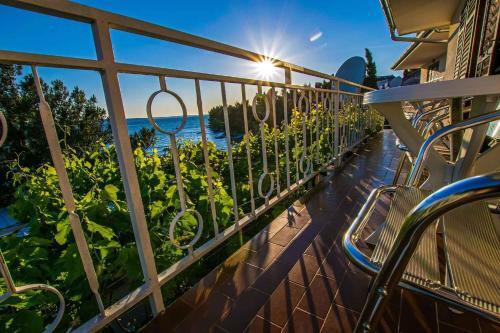 Apartment In Starigrad-paklenica 6877