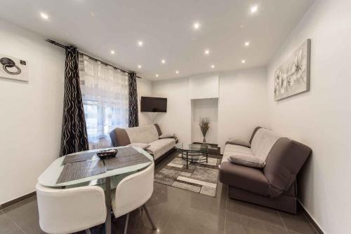 Apartment In Starigrad-paklenica 36685