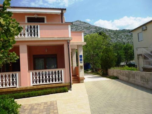 Apartment In Starigrad-paklenica 35738