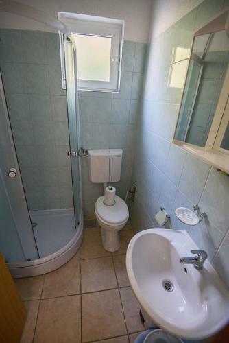 Apartments By The Sea Starigrad, Paklenica - 17772