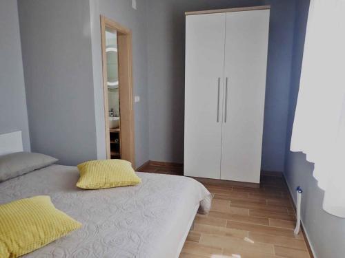 Apartments In Starigrad-paklenica 38087