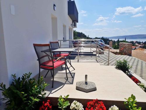 Apartments In Starigrad-paklenica 38087