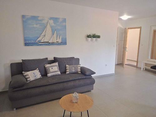 Apartment In Starigrad-paklenica 38637