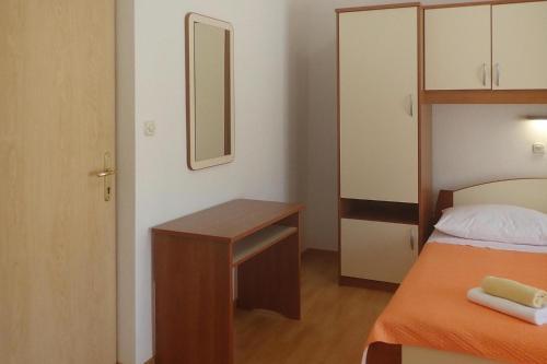 Apartment In Starigrad Paklenica At 200 M From The Sea