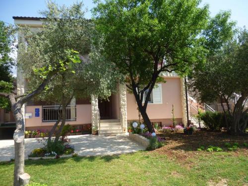 Apartments In Starigrad-paklenica 41707
