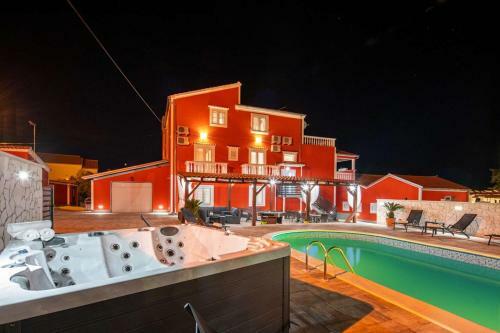 Villa Ancora For 102 Guests