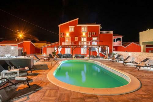 Villa Ancora For 102 Guests
