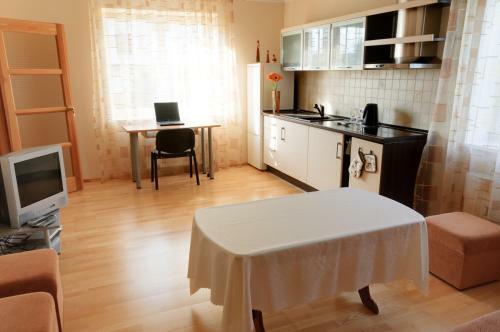 Hostal J?rat?s B&B Namai