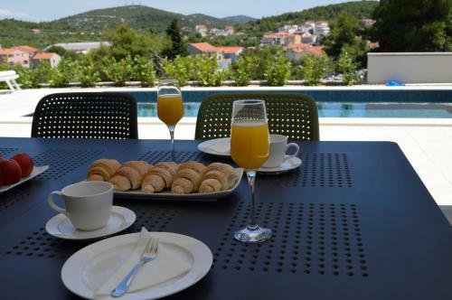 Villa M Tisno