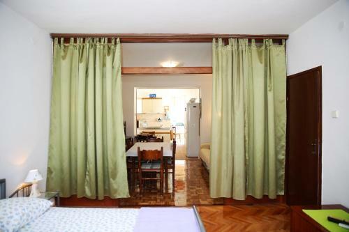 Seaside Apartment Tisno