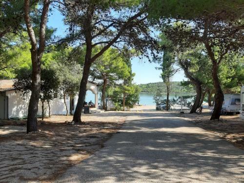 Mobile Home Tina Tisno