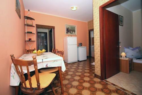 3 Bedroom Apartment In Tisno