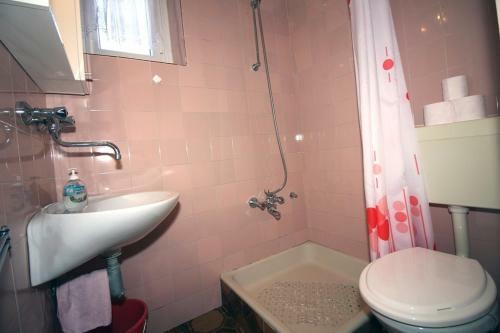 3 Bedroom Apartment In Tisno