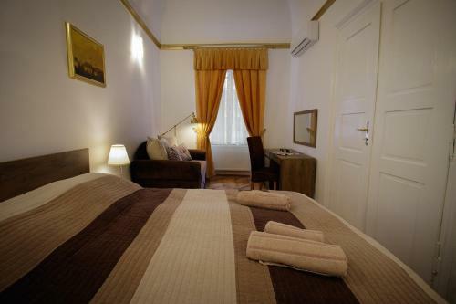 Little Vienna Gold Apartment