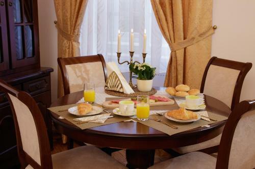 Little Vienna Gold Apartment