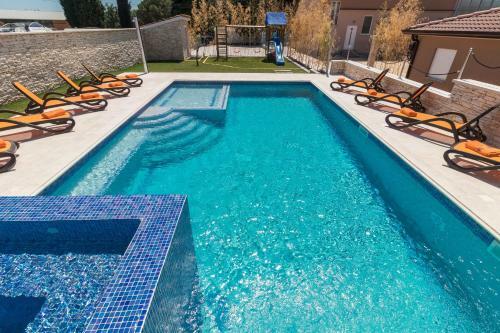 Luxury Villa Maxima II With Large Pool, Sauna And Jacuzzi