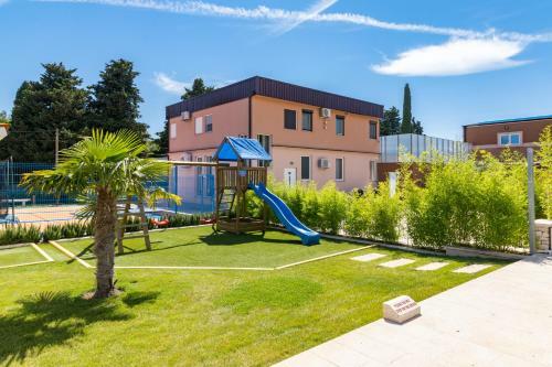 Luxury Villa Maxima II With Large Pool, Sauna And Jacuzzi