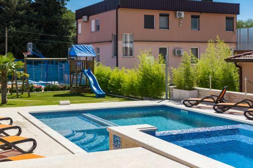 Luxury Villa Maxima II With Large Pool, Sauna And Jacuzzi