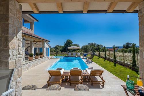 Beautiful Villa Golden Olive