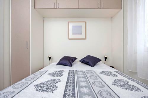 Lakovich Sea View Apartments