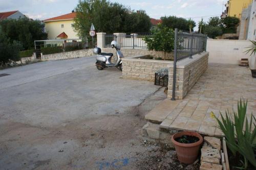 Apartments With A Parking Space Supetar, Brac - 16923