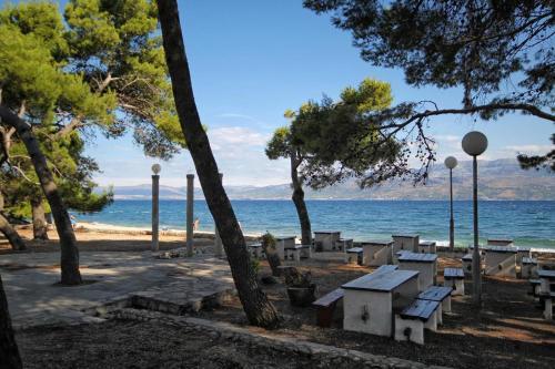 Apartments With A Parking Space Supetar, Brac - 12624
