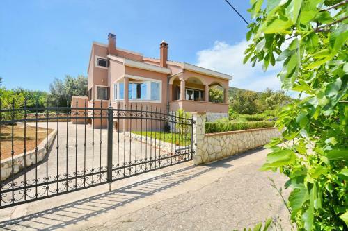 Captain's Villa