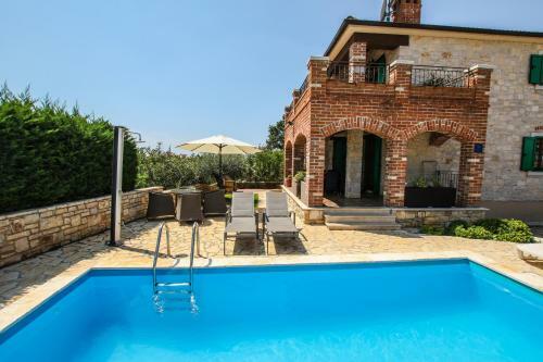 Villa Istriana Jakob With Pool