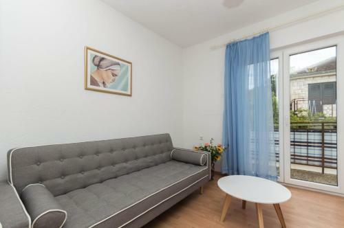 Apartment With Terrace & Private Parking