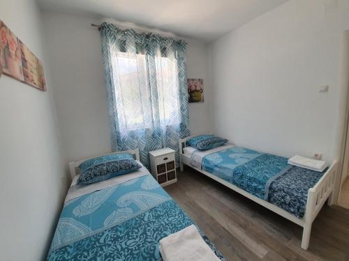 Apartments Dora