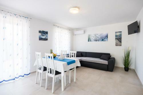 Apartments Dora