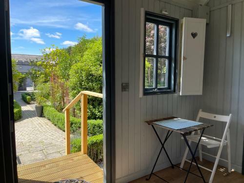 Lodge Lilac Hut Shepherds Hut