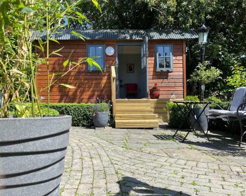 Lodge Lilac Hut Shepherds Hut