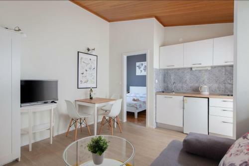 Hostal Apartments Agneza Tucepi