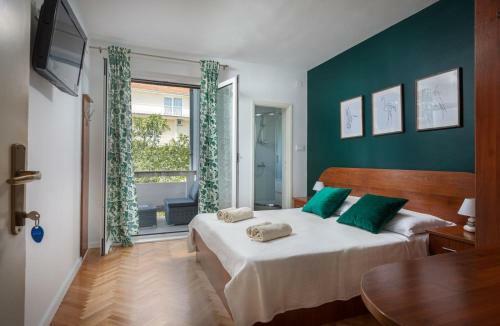 Hostal Apartments Agneza Tucepi