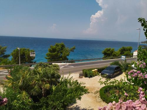 Apartments Lali? - A Spacious Three Bedroom Apartment With A Sea View