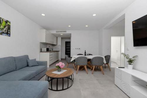 Central Beach Apartments