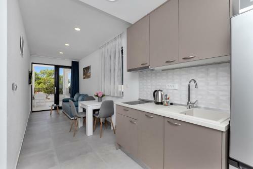 Central Beach Apartments
