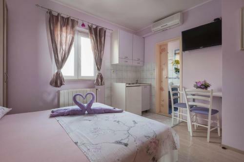 Studio Apartments Marijan - Beachfront